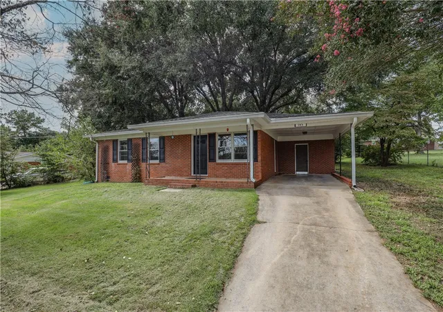 Photo 2 of Single family home for sale at 103 Belmont Cir, Easley, SC 29642 | MLS# 20305977 | Listing updated on 2026-09-09