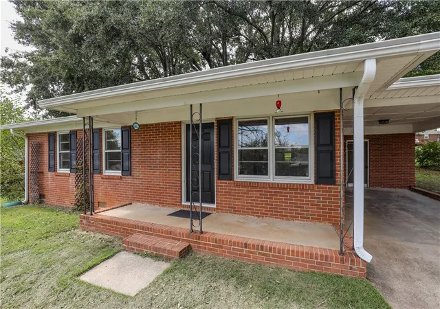 Photo 4 of Single family home for sale at 103 Belmont Cir, Easley, SC 29642 | MLS# 20305977 | Listing updated on 2026-09-09