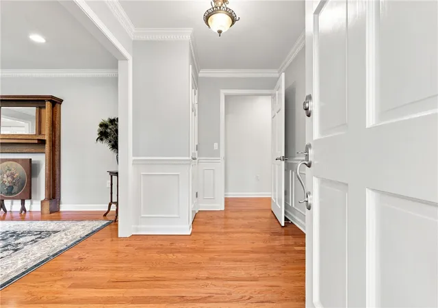 Photo 3 of Single family home for sale at 112 Lakeview Cir, Clemson, SC 29631 | MLS# 20305918 | Listing updated on 2026-09-09