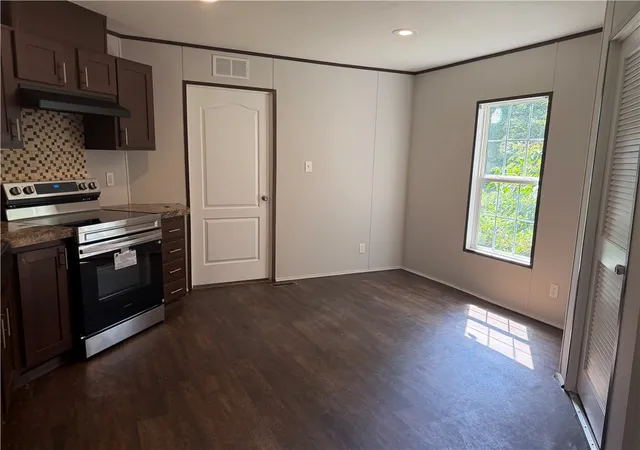 Photo 3 of Manufactured home for sale at 232 Ashley Dr, Walhalla, SC 29691 | MLS# 20305990 | Listing updated on 2026-09-09