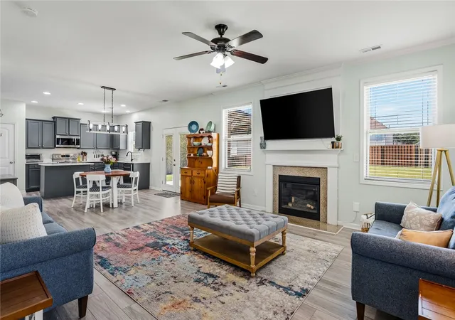 Photo 3 of Single family home for sale at 24 Duxbury Ln, Easley, SC 29642 | MLS# 20305800 | Listing updated on 2026-09-20