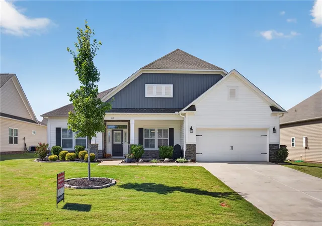 Photo 1 of Single family home for sale at 117 Spyglass Ln, Pendleton, SC 29670 | MLS# 20305967 | Listing updated on 2026-09-09