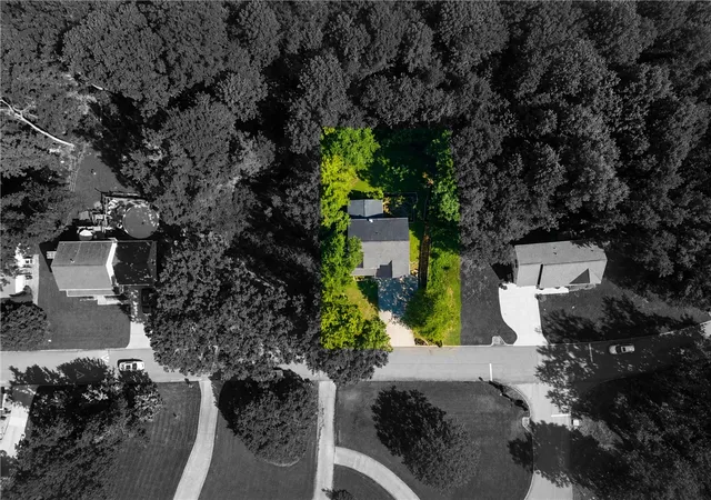 Photo 2 of Sale Pending at 200 Hunters Woods Dr, Simpsonville, SC 29680 | MLS# 20305899 | Listing updated on 2026-09-12