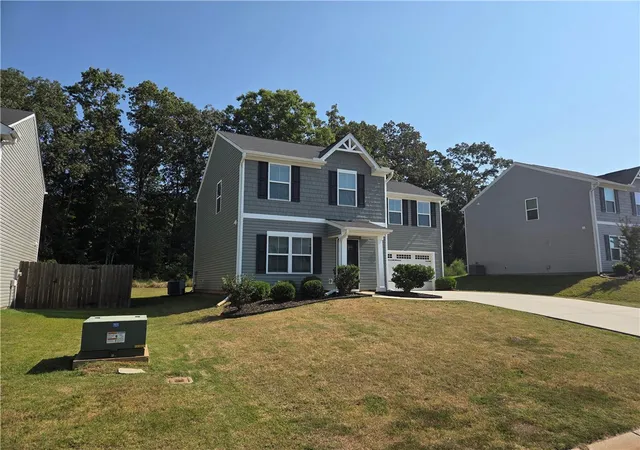 Photo 2 of Single family home for sale at 159 Barrington Crk Rd, Piedmont, SC 29673 | MLS# 20306031 | Listing updated on 2026-09-09