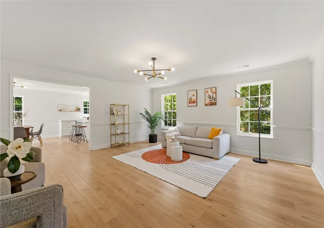 Photo 3 of Single family home for sale at 52 Uneeda Dr, Greenville, SC 29605 | MLS# 20306037 | Listing updated on 2026-09-10