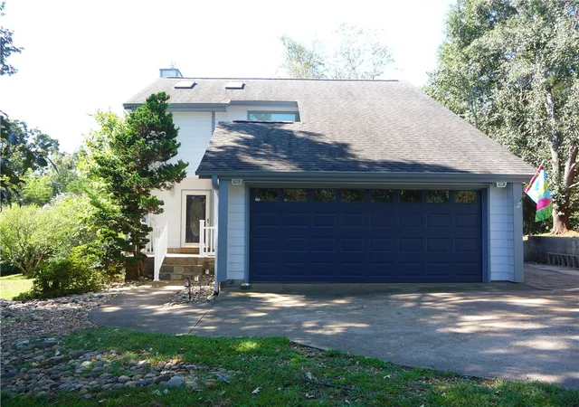 Single family home for sale at 109 Lake Ridge Cir, Walhalla, SC 29691 | MLS# 20304984