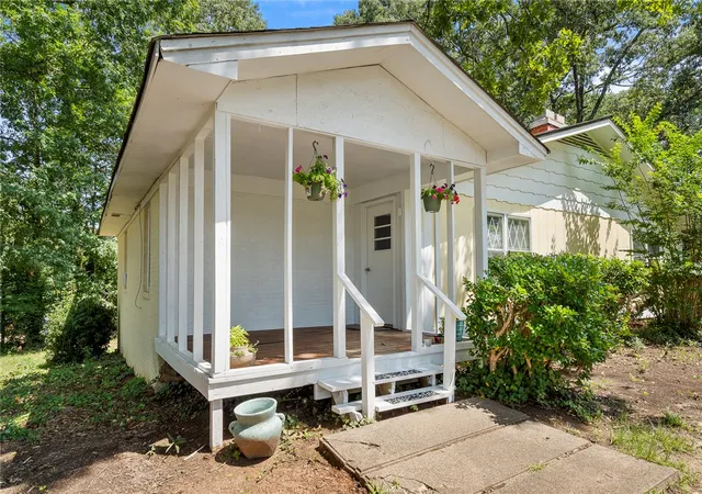 Photo 3 of Single family home for sale at 131 B D Johnston Rd, Central, SC 29630 | MLS# 20305999 | Listing updated on 2026-09-10