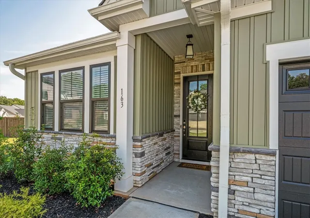 Photo 3 of Single family home for sale at 163 Laurel Oak Dr, Anderson, SC 29621 | MLS# 20305832 | Listing updated on 2026-09-19