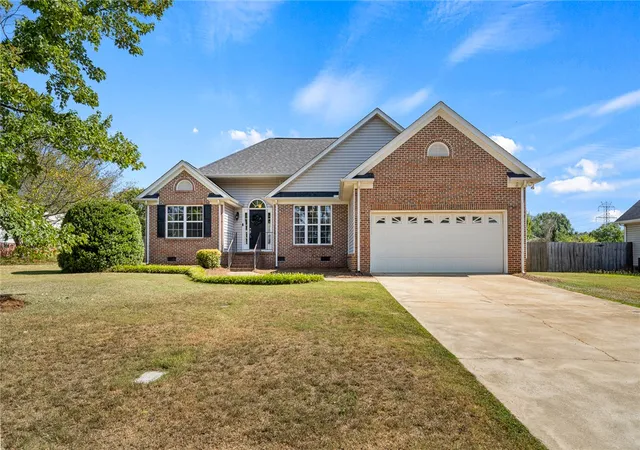 Photo 1 of Sale Pending at 108 Thorncliff Pl, Anderson, SC 29625 | MLS# 20305993 | Listing updated on 2026-10-28