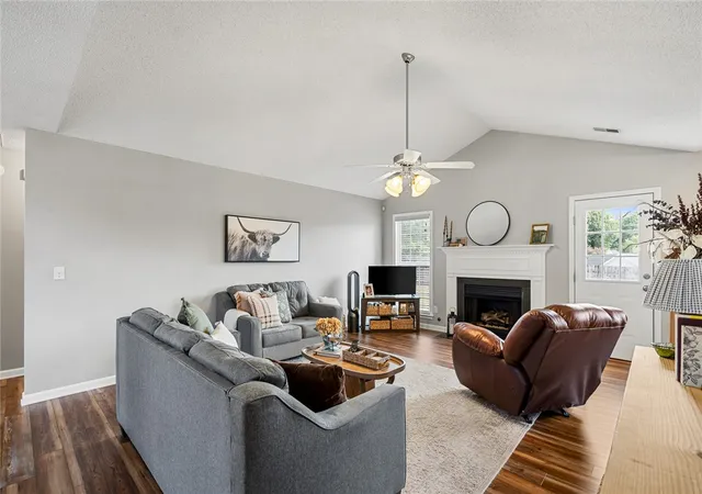 Photo 4 of Sale Pending at 108 Thorncliff Pl, Anderson, SC 29625 | MLS# 20305993 | Listing updated on 2026-10-28