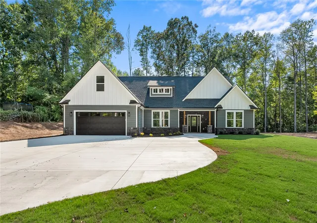 Photo 1 of Single family home for sale at 217 Fox Trl, Anderson, SC 29621 | MLS# 20305986 | Listing updated on 2026-09-10