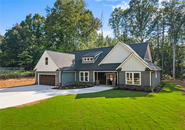 Photo 3 of Single family home for sale at 217 Fox Trl, Anderson, SC 29621 | MLS# 20305986 | Listing updated on 2026-09-10