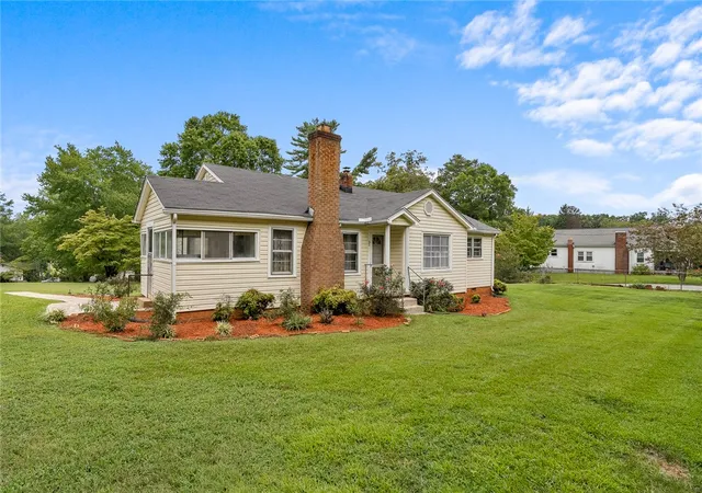 Photo 2 of Sale Pending at 23 Tolar Rd, Travelers Rest, SC 29690 | MLS# 20305940 | Listing updated on 2026-09-13