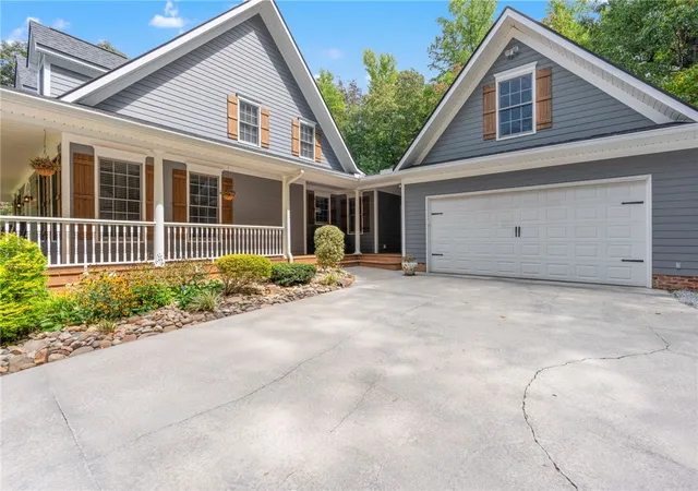 Photo 3 of Single family home for sale at 320 Watson Rd, Easley, SC 29642 | MLS# 20306016 | Listing updated on 2026-09-20