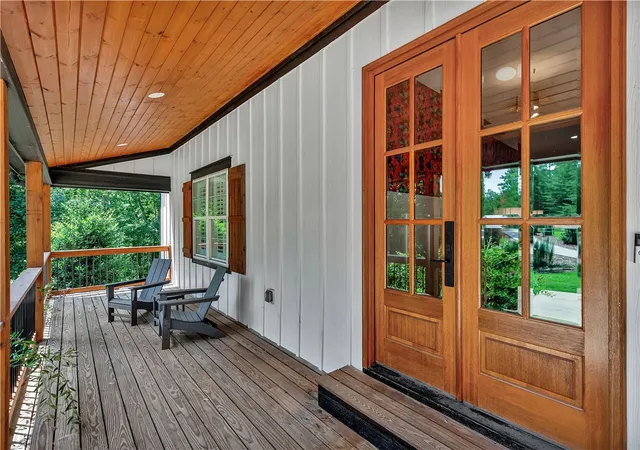 Photo 3 of Single family home for sale at 505 Waters Edge Ct, West Union, SC 29696 | MLS# 20306009 | Listing updated on 2026-09-10