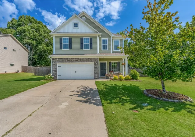 Photo 1 of Sale Pending at 719 Camberwell Rd, Simpsonville, SC 29680 | MLS# 20306006 | Listing updated on 2026-09-22