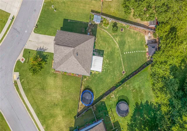 Photo 4 of Sale Pending at 719 Camberwell Rd, Simpsonville, SC 29680 | MLS# 20306006 | Listing updated on 2026-09-22