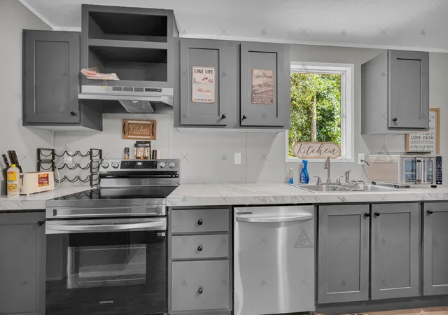 Photo 3 of Manufactured home for sale at 107 Clearwater Shrs Rd, Fair Play, SC 29643 | MLS# 20305768 | Listing updated on 2026-09-10