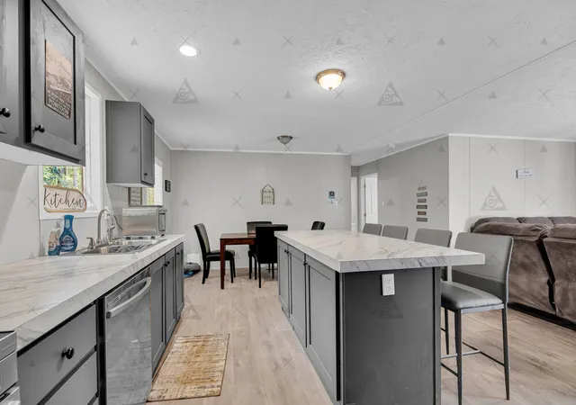 Photo 4 of Manufactured home for sale at 107 Clearwater Shrs Rd, Fair Play, SC 29643 | MLS# 20305768 | Listing updated on 2026-09-10