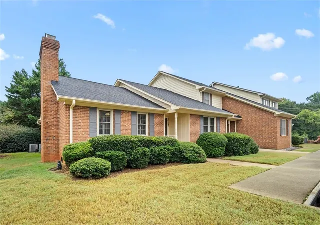 Photo 3 of Townhouse for sale at 2004 Cardinal Park Dr, Anderson, SC 29621 | MLS# 20306030 | Listing updated on 2026-09-21