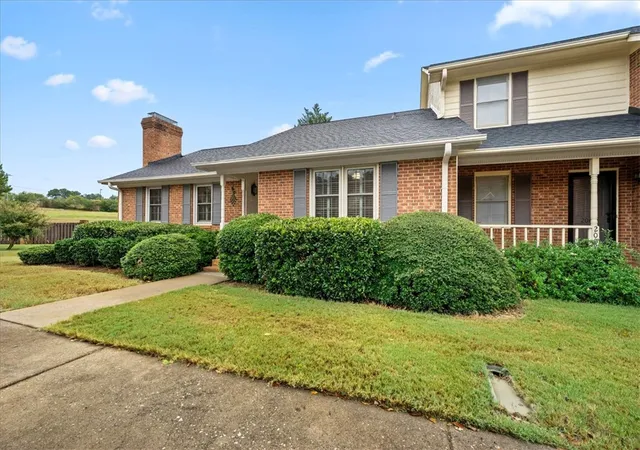 Photo 3 of Townhouse for sale at 2004 Cardinal Park Dr, Anderson, SC 29621 | MLS# 20306030 | Listing updated on 2026-09-21