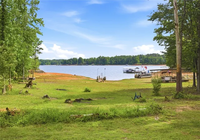 Photo 3 of Single family home for sale at 502 Leprechaun Ln, Westminster, SC 29693 | MLS# 20306070 | Listing updated on 2026-09-10