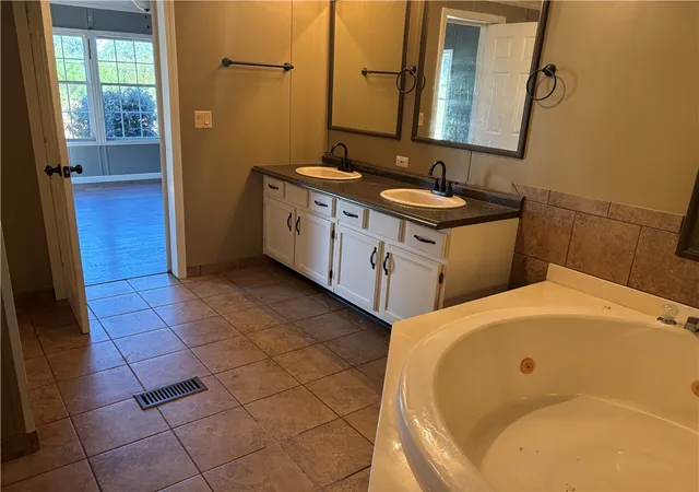 Photo 4 of Manufactured home for sale at 1108 Trotter Rd, Anderson, SC 29626 | MLS# 20306075 | Listing updated on 2026-09-11