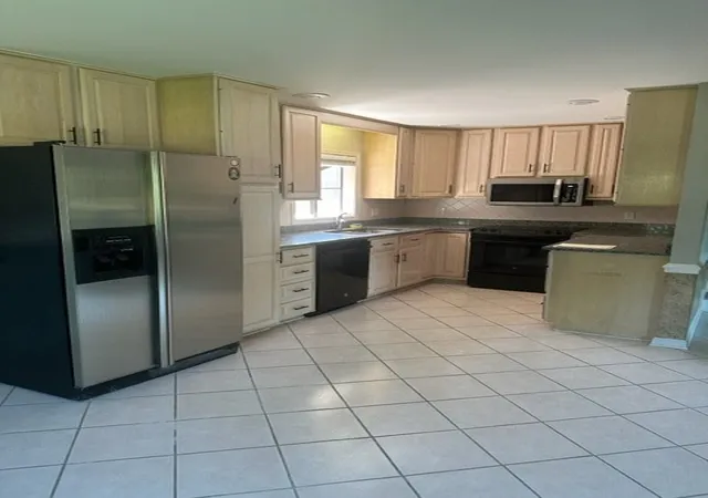 Photo 4 of Single family home for sale at 101 Whippoorwill Dr, Seneca, SC 29672 | MLS# 20305992 | Listing updated on 2026-09-11