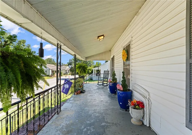 Photo 3 of Single family home for sale at 31 N Greenwood Ave, Ware Shoals, SC 29692 | MLS# 20306060 | Listing updated on 2026-09-11