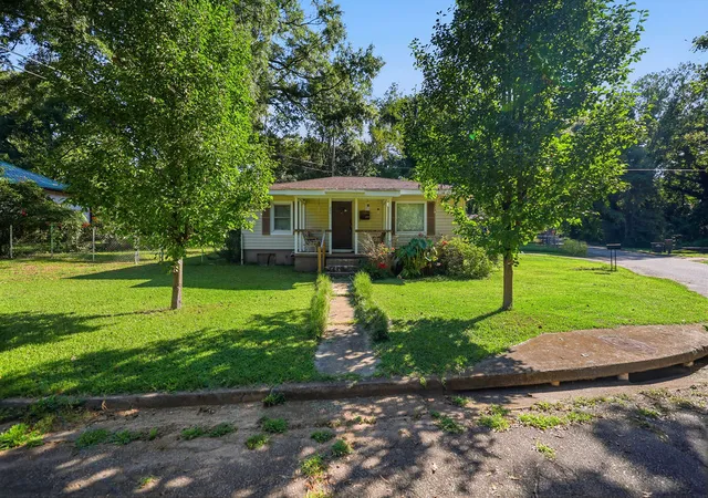 Photo 2 of Single family home for sale at 200 K St, Anderson, SC 29625 | MLS# 20306087 | Listing updated on 2026-09-17