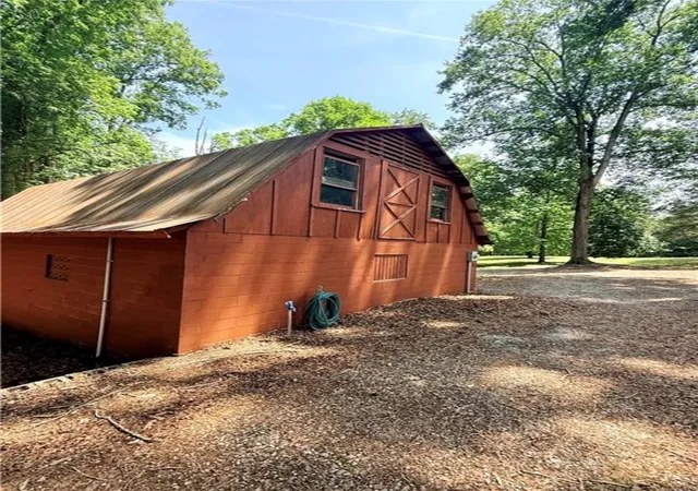 Photo 1 of Sale Pending at 322 Elclay Dr, Seneca, SC 29672 | MLS# 20306090 | Listing updated on 2026-09-11