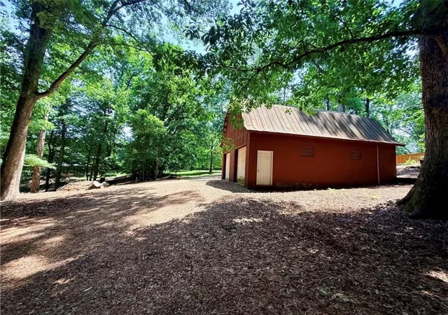 Photo 3 of Sale Pending at 322 Elclay Dr, Seneca, SC 29672 | MLS# 20306090 | Listing updated on 2026-09-11