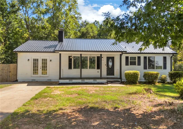 Photo 1 of Single family home for sale at 1614 Manse Jolly Rd, Anderson, SC 29621 | MLS# 20306097 | Listing updated on 2026-09-11