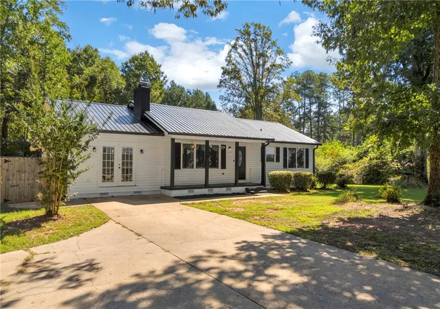 Photo 4 of Single family home for sale at 1614 Manse Jolly Rd, Anderson, SC 29621 | MLS# 20306097 | Listing updated on 2026-09-11