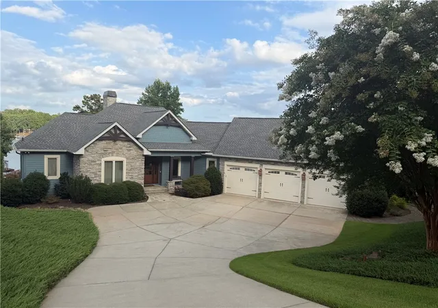 Photo 1 of Single family home for sale at 357 Stardust Ln, Seneca, SC 29672 | MLS# 20306029 | Listing updated on 2026-09-11