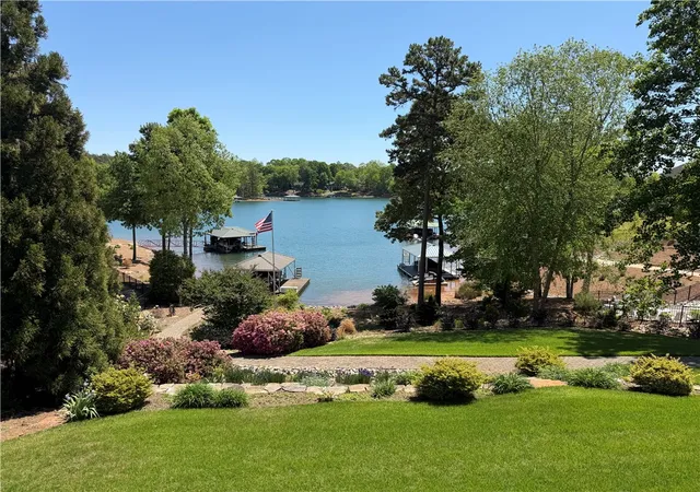 Photo 2 of Single family home for sale at 357 Stardust Ln, Seneca, SC 29672 | MLS# 20306029 | Listing updated on 2026-09-11
