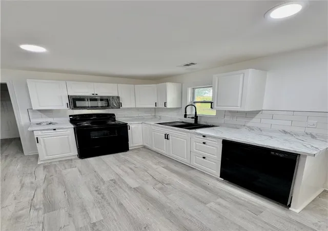 Photo 3 of Single family home for sale at 108 Boggs Dr, Townville, SC 29689 | MLS# 20306102 | Listing updated on 2026-09-11