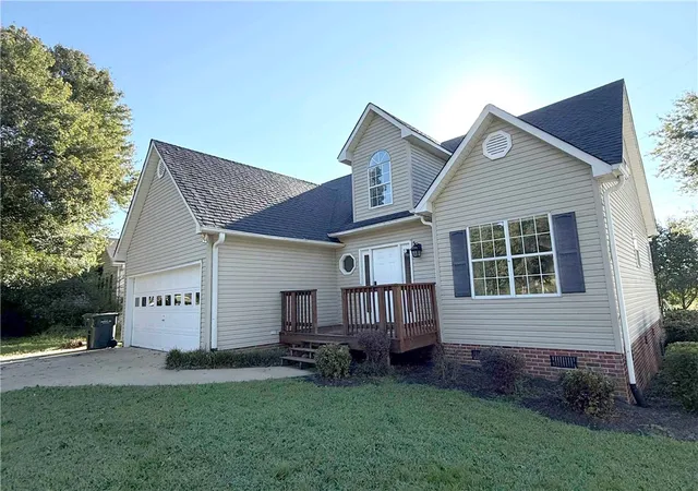 Photo 1 of Single family home for sale at 116 Kelly Ln, Easley, SC 29642 | MLS# 20306103 | Listing updated on 2026-09-11