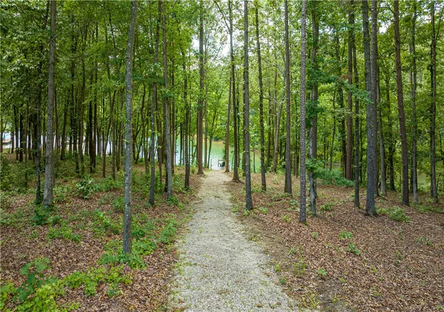 Photo 4 of Single family home for sale at 116 Hard Cash Ln, Fair Play, SC 29643 | MLS# 20306111 | Listing updated on 2026-09-12