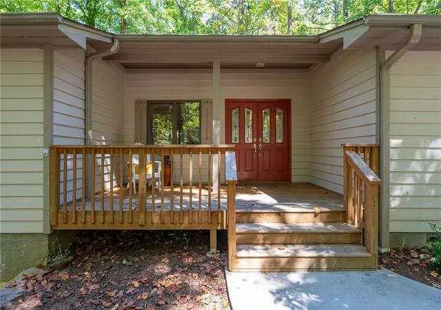 Photo 3 of Single family home for sale at 4 Mainsail Dr, Salem, SC 29676 | MLS# 20306014 | Listing updated on 2026-09-14