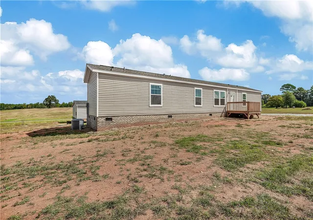 Photo 3 of Manufactured home for sale at 205 Wade Farm Rd, Fair Play, SC 29643 | MLS# 20306110 | Listing updated on 2026-09-16