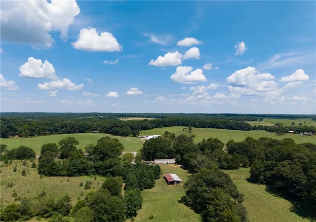 Photo 3 of House for sale at 205 Simpson Rd, Honea Path, SC 29654 | MLS# 20306107 | Listing updated on 2026-09-11