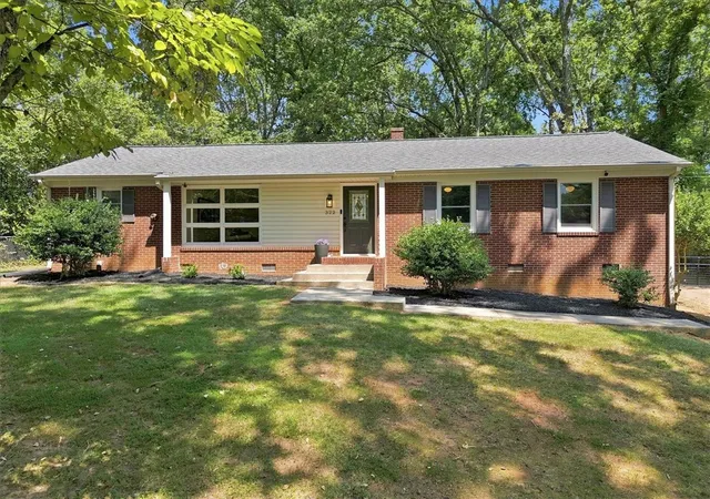 Photo 1 of Single family home for sale at 322 Pendleton Rd, Clemson, SC 29631 | MLS# 20305948 | Listing updated on 2026-09-11