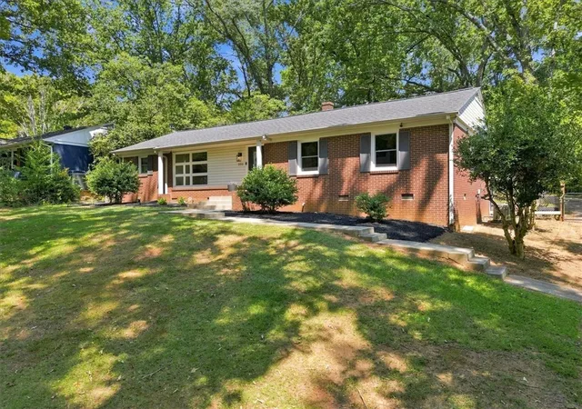 Photo 2 of Single family home for sale at 322 Pendleton Rd, Clemson, SC 29631 | MLS# 20305948 | Listing updated on 2026-09-11