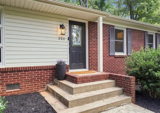 Photo 2 of Single family home for sale at 322 Pendleton Rd, Clemson, SC 29631 | MLS# 20305948 | Listing updated on 2026-09-11
