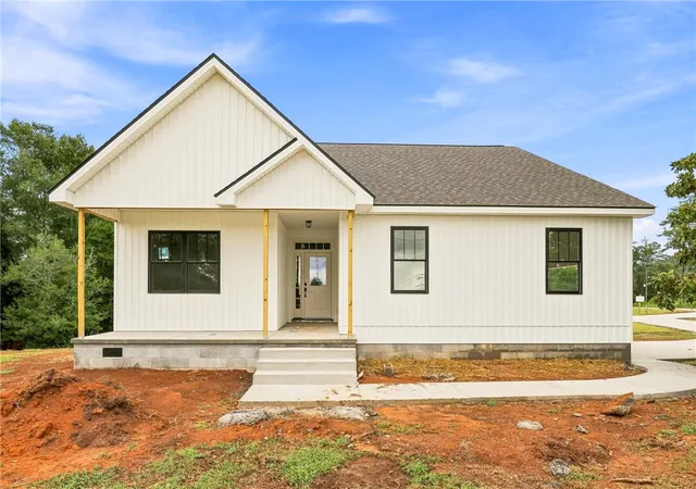Photo 1 of Single family home for sale at 403 Anderson Ave, Westminster, SC 29693 | MLS# 20305145 | Listing updated on 2026-09-14