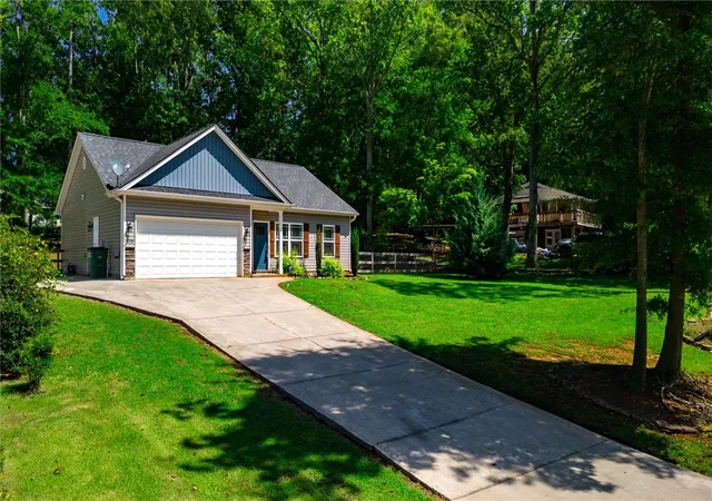 Photo 1 of Single family home for sale at 426 Wood St, Central, SC 29630 | MLS# 20306079 | Listing updated on 2026-09-11