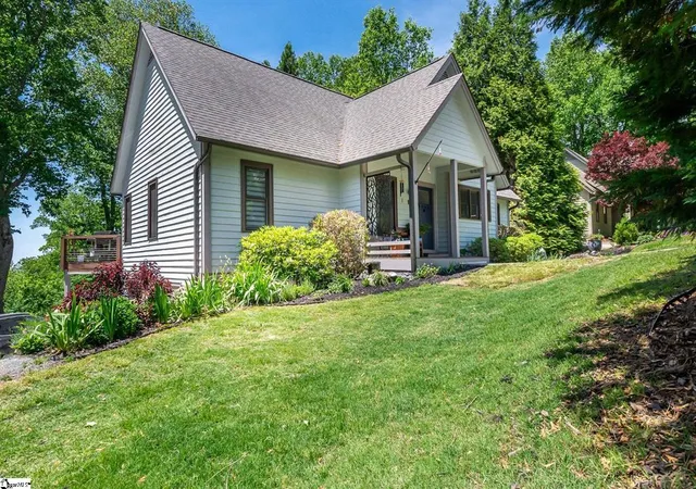Photo 2 of Single family home for sale at 130 Raptor Way, Landrum, SC 29356 | MLS# 20306099 | Listing updated on 2026-09-12
