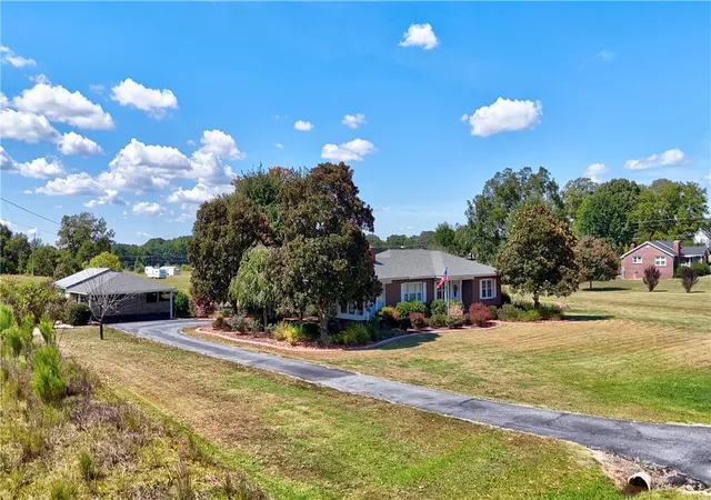 Photo 1 of Single family home for sale at 4503 Keowee Rd, Honea Path, SC 29654 | MLS# 20305989 | Listing updated on 2026-09-12