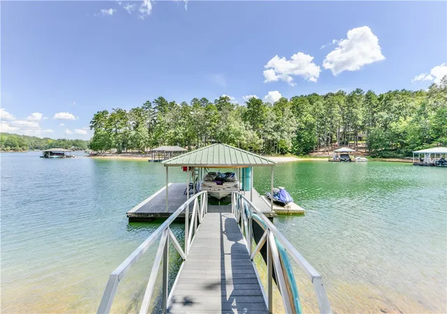 Photo 3 of Single family home for sale at 122 N Waterside Dr, Seneca, SC 29672 | MLS# 20303896 | Listing updated on 2026-09-12